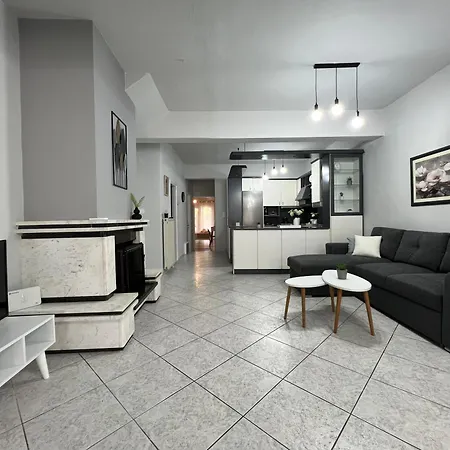 Iraklis Apartment *